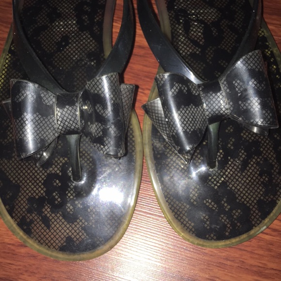 Pink & Pepper Black Floral Lace Bow Jelly Sandals - Picture 2 of 5